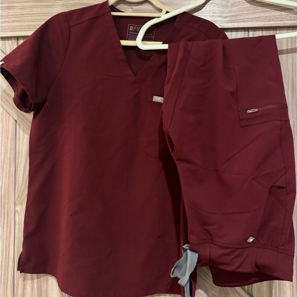 Figs - Burgundy Scrub Set